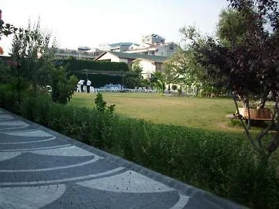 Sun Club Semesteranläggning (resort) Side